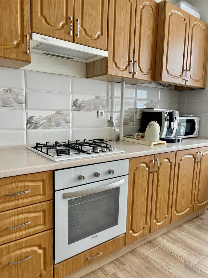 Atlant Luxury Family Apart Поряд З Тц Депот, Безконтактне Заселення Chernivtsi Bagian luar foto