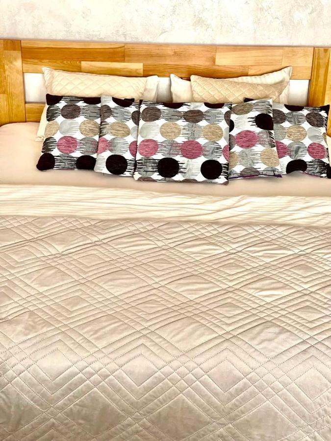 Atlant Luxury Family Apart Поряд З Тц Депот, Безконтактне Заселення Chernivtsi Bagian luar foto