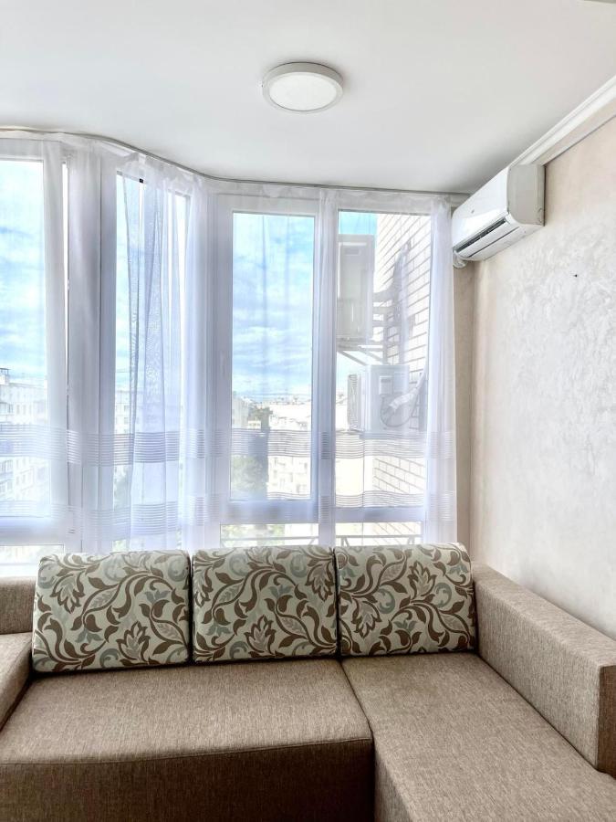 Atlant Luxury Family Apart Поряд З Тц Депот, Безконтактне Заселення Chernivtsi Bagian luar foto