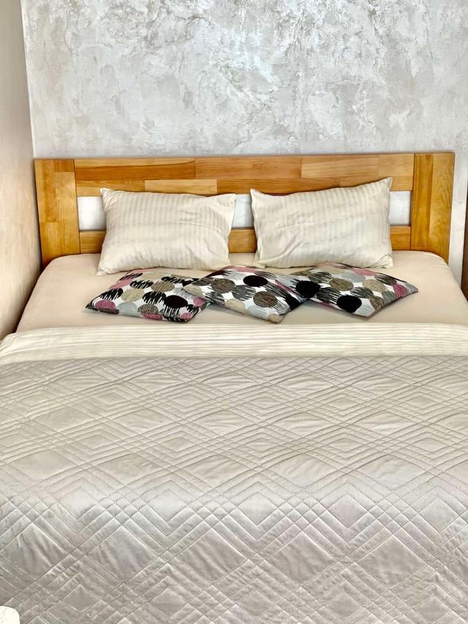 Atlant Luxury Family Apart Поряд З Тц Депот, Безконтактне Заселення Chernivtsi Bagian luar foto