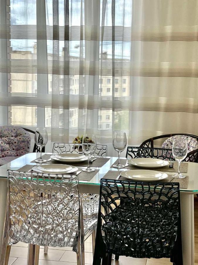 Atlant Luxury Family Apart Поряд З Тц Депот, Безконтактне Заселення Chernivtsi Bagian luar foto