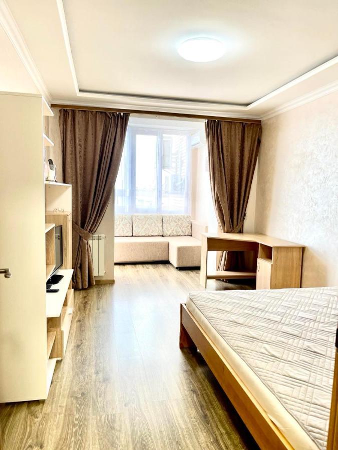 Atlant Luxury Family Apart Поряд З Тц Депот, Безконтактне Заселення Chernivtsi Bagian luar foto