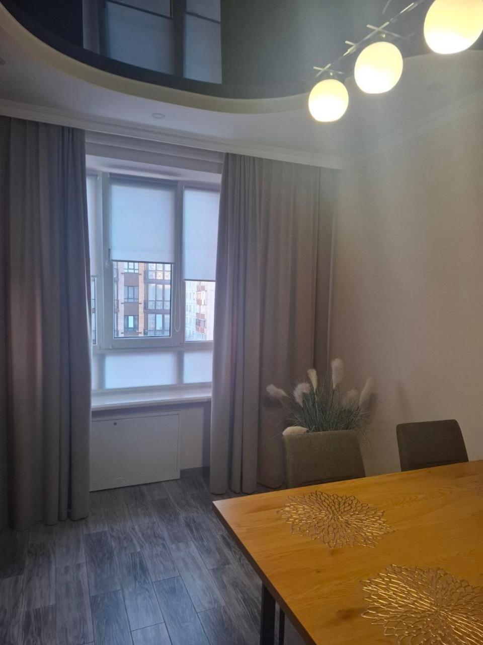 Atlant Luxury Family Apart Поряд З Тц Депот, Безконтактне Заселення Chernivtsi Bagian luar foto
