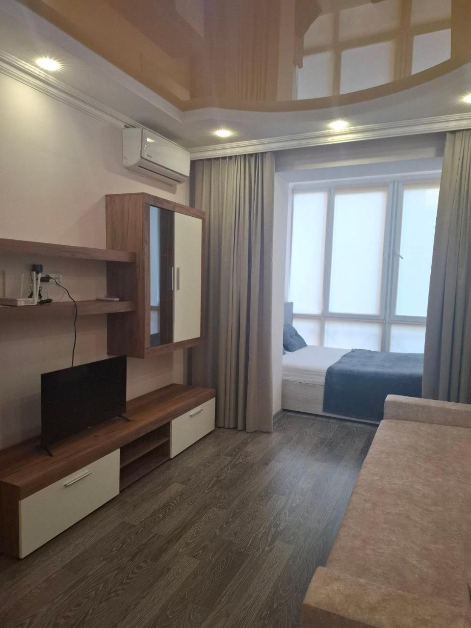 Atlant Luxury Family Apart Поряд З Тц Депот, Безконтактне Заселення Chernivtsi Bagian luar foto